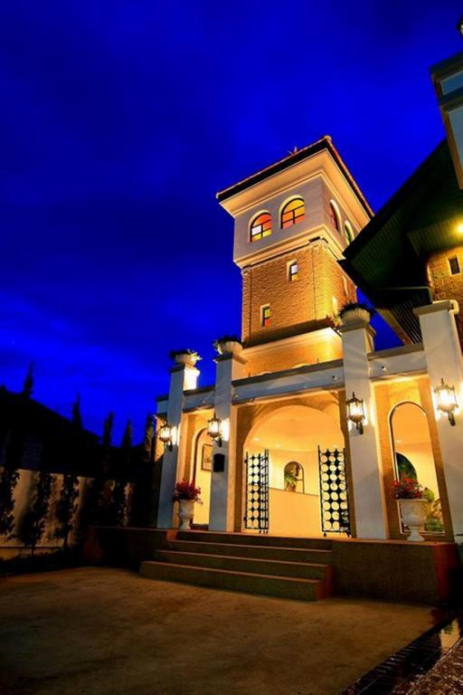 Отель The Castle Чиангмай Экстерьер фото